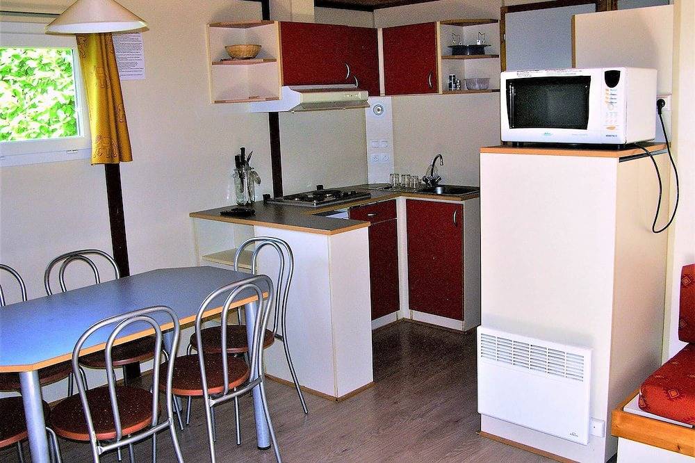Chalet de la Frégière Rêve Vigne in Clairvaux-d'Aveyron, Aveyron