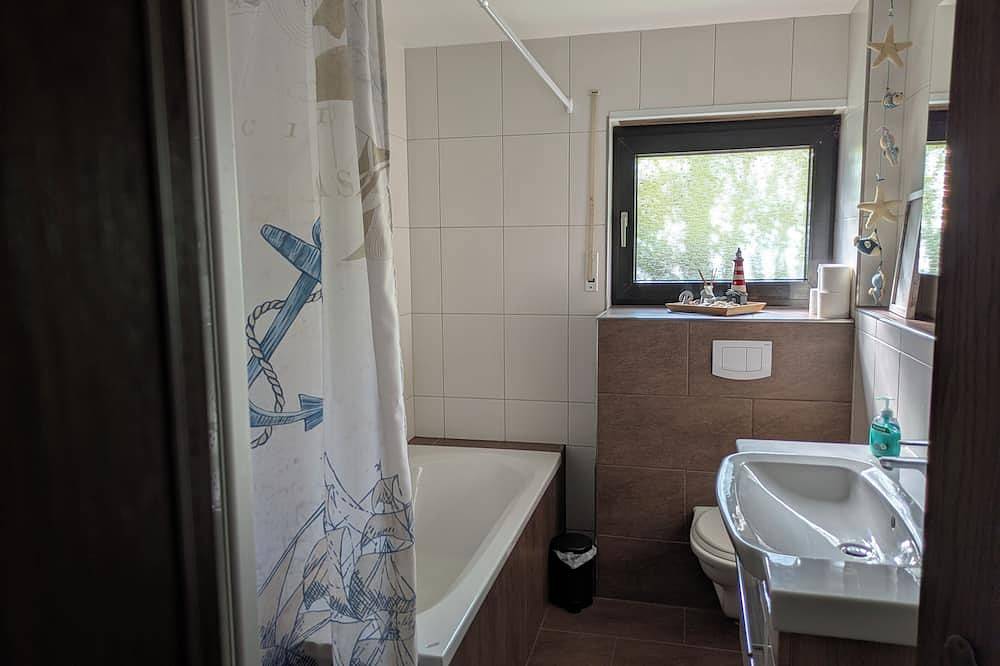 Ganze Wohnung, Familienfreundliche Wohnung im ruhigen Pfälzerwald in Trippstadt, Saar-Nahe-Bergland