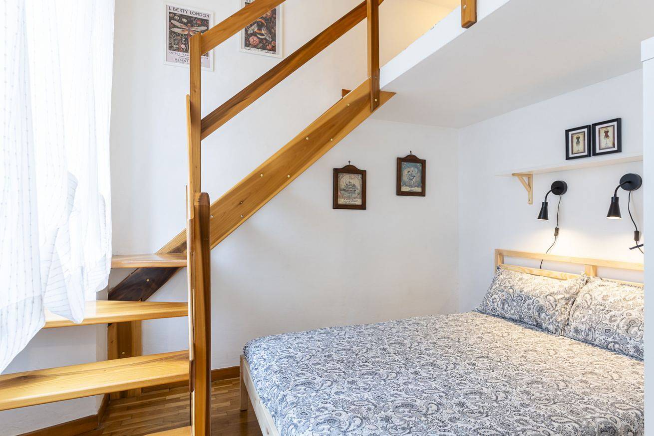 Geheel appartement, Livorno Central and Bright Studio! in Livorno, Etruskische kust