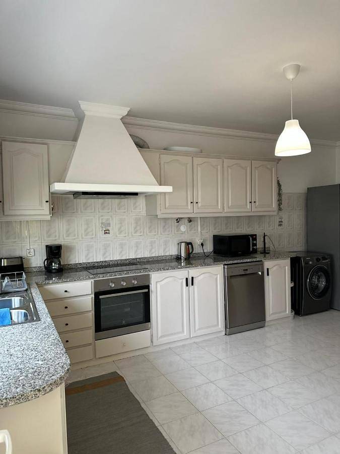 Location de vacances pour 10 personnes, avec jardin et piscine dans Fernão Ferro - 3