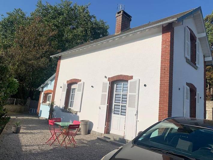Location de vacances pour 4 personnes, avec Terrasse ainsi que Jardin et Vue à Montmartin-sur-Mer