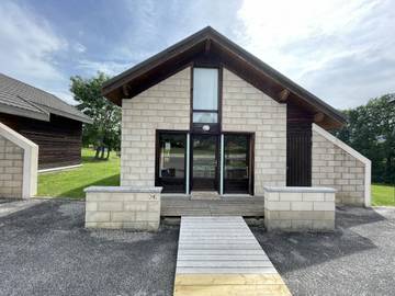 Gîte pour 4 personnes, avec jardin et piscine, animaux acceptés dans l' Ariège