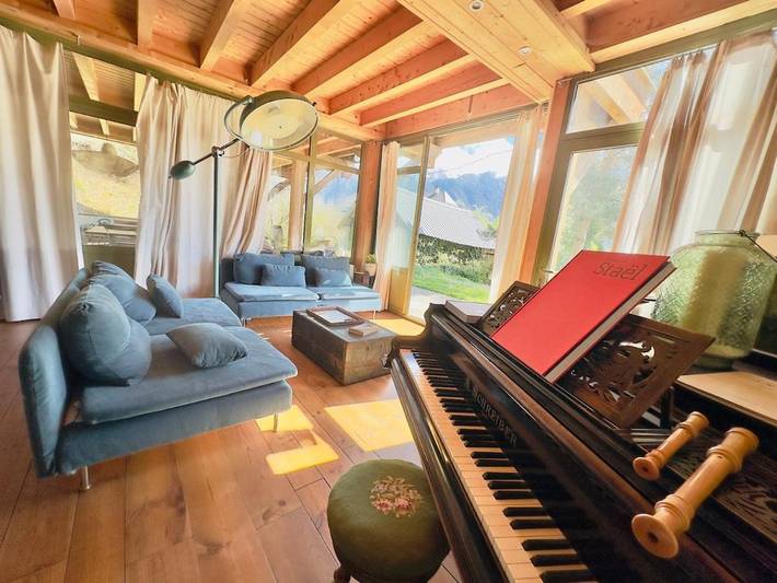 Location de vacances pour 8 personnes, avec Balcon et Terrasse ainsi que Piscine et Vue à Saint-Georges-d'Hurtières