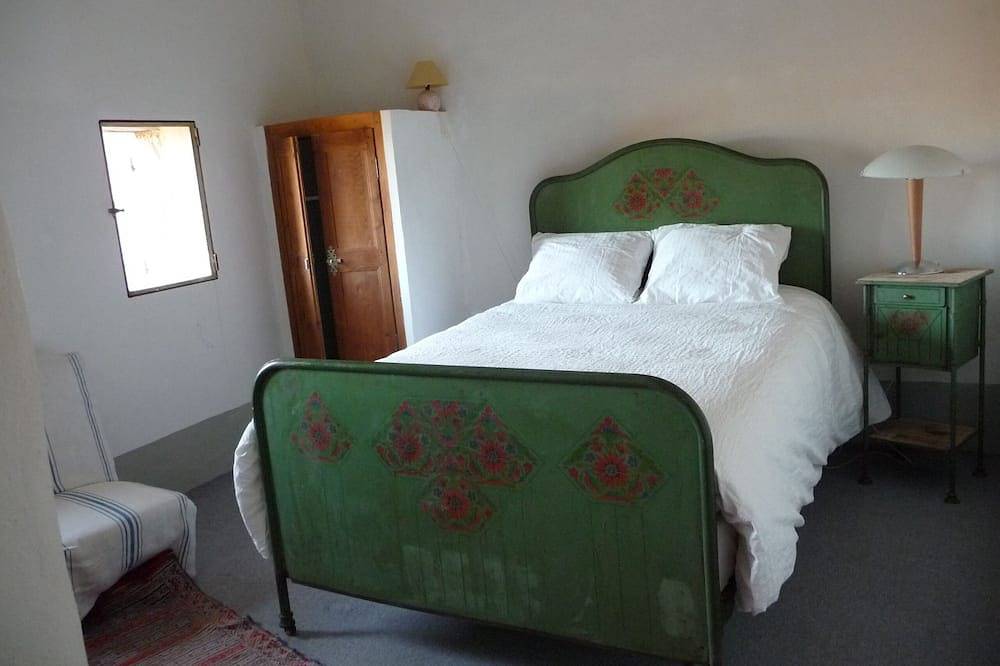 Charming house for 2/3 people in the light of the Luberon in Rustrel, Parque natural regional del Luberon