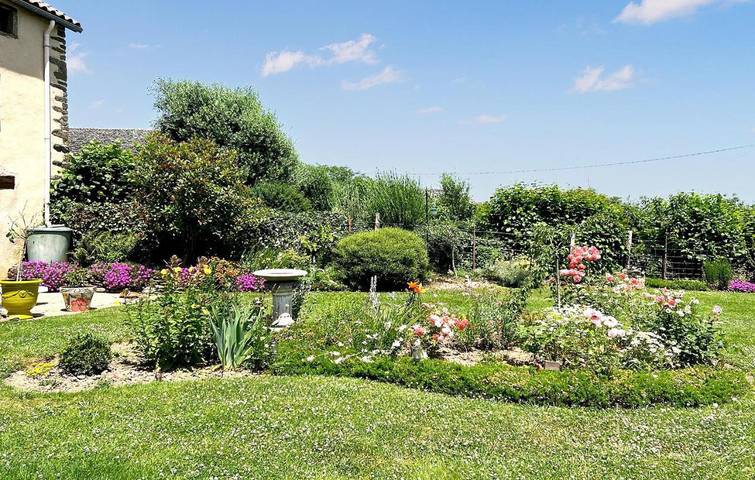 Location de vacances pour 6 personnes, avec piscine et jardin à Jouqueviel - 3