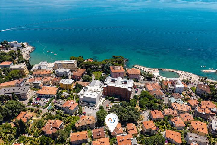 Gîte pour 2 personnes, avec terrasse dans Grad Opatija