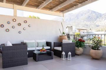 Gîte pour 3 personnes, avec terrasse et vue ó Zarós