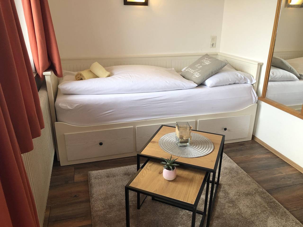 Dreibettzimmer, Dusche oder Bad, Wc in Zell am See (Stadt), Zell am See
