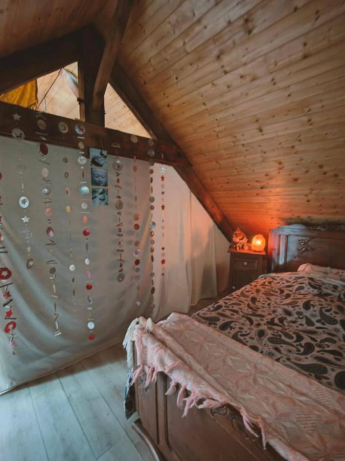 Gîte pour 4 personnes, avec Terrasse ainsi que Jardin et Vue à Ménéac