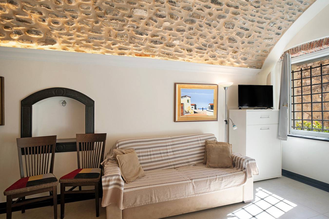 Appartamento intero, Appartamento Vacanze 'La Credenza, Borgo Dei Pescatori' con Wi-Fi in Cervo (Borgo), Cervo (Liguria)