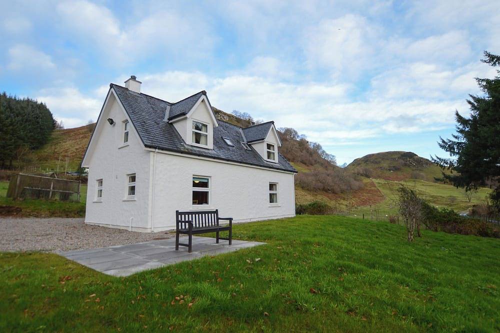 2 bedroom accommodation in Lerags, near Oban in Oban, Loch Linnhe