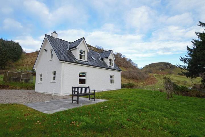 Cottage for 4 people, with garden, with pets in Oban