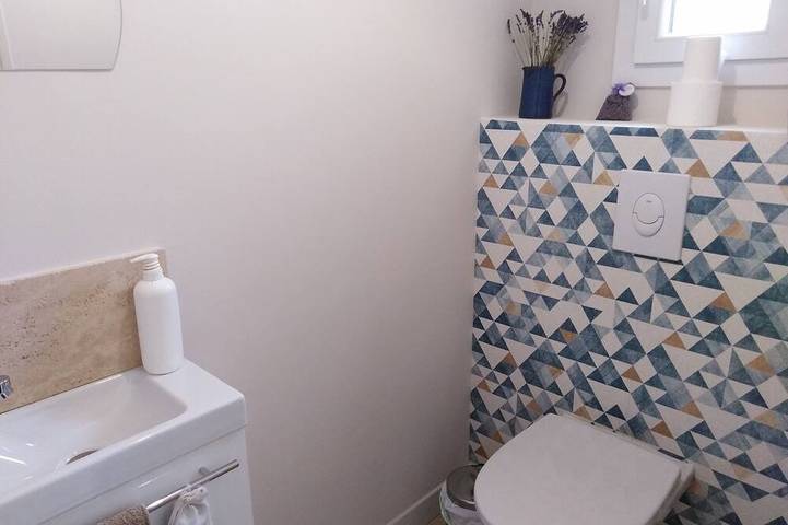 Gîte pour 2 personnes, avec terrasse ainsi que piscine et jardin à Aubignan - 4