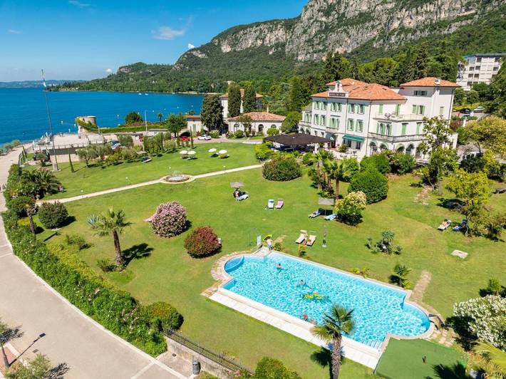 Hôtel pour 2 personnes, avec jardin ainsi que terrasse et piscine à Garde - 2