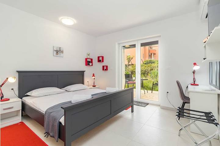 Villa Ziziphus - Privater Pool mit Whirlpool in Premantura, Südküste Istrien