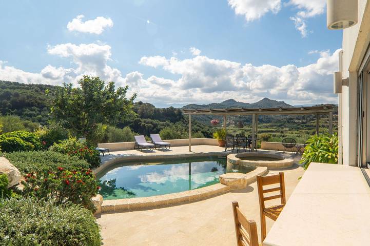 Villa for 8 people, with pool and balcony - 1