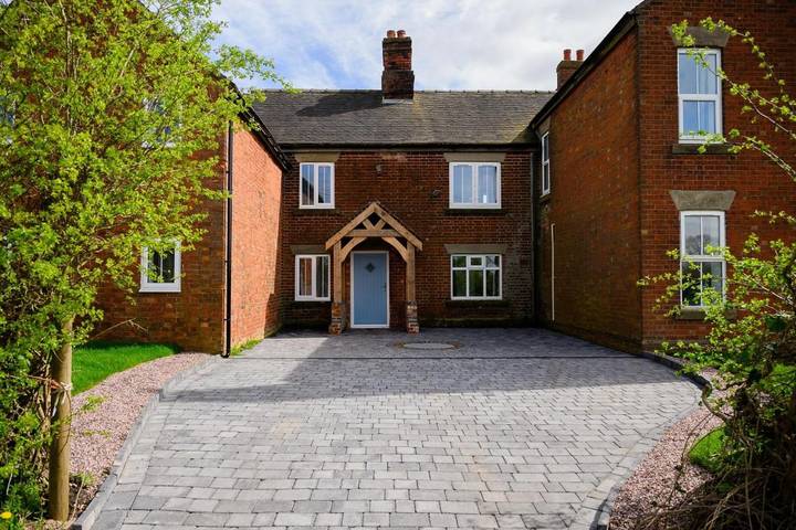 Holiday home for 12 people, with hot tub and garden as well as sauna - 1