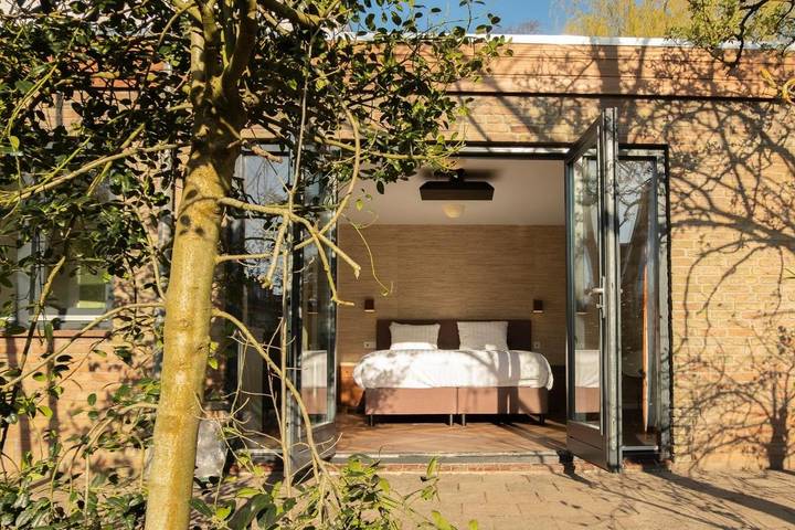 B&b voor 2 personen, with Terras and Tuin as well as Uitzicht in Edam-Volendam