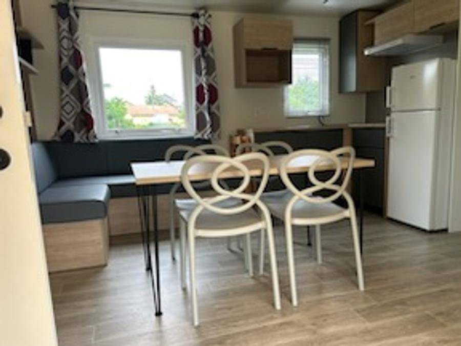 Camping Le Lomagnol  - Mobilheim 6 personen - 3 Schlafzimmer Mit Terrasse in Beaumont-de-Lomagne, Tarn-et-Garonne