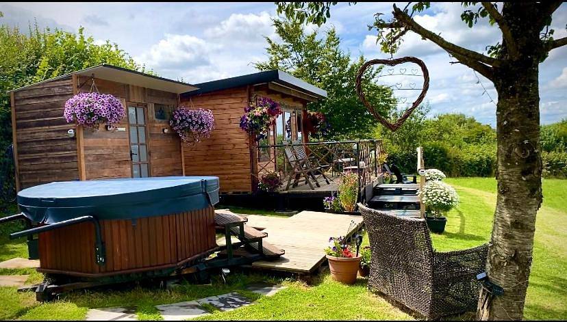 Cherry Tree Glamping Lodge in West Buckland, Somerset