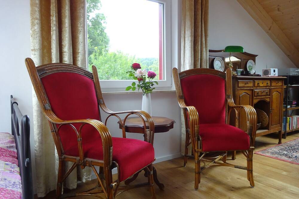 Ganze Wohnung, Ferienwohnung Zeitlos - Ferienwohnung 2 Personen in Löwenstein, Stuttgart Region