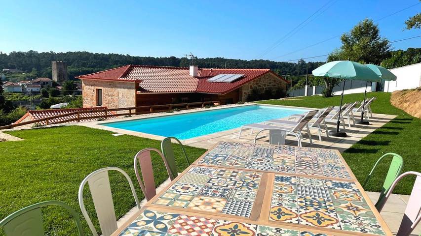Casa rural para 10 personas, con Balcón y Jardín además de Piscina y Vistas en Salceda de Caselas