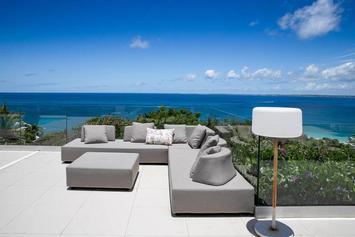 Location de vacances pour 10 personnes, avec sauna et piscine ainsi que jardin et vue, animaux acceptés dans Friars Bay Saint Martin