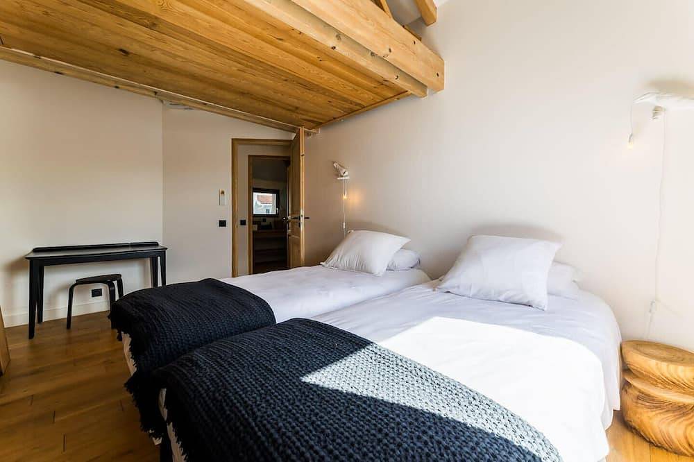 Kabane. Keyweek. Villa pool spa sauna downtown in Le Phare (Biarritz), Biarritz