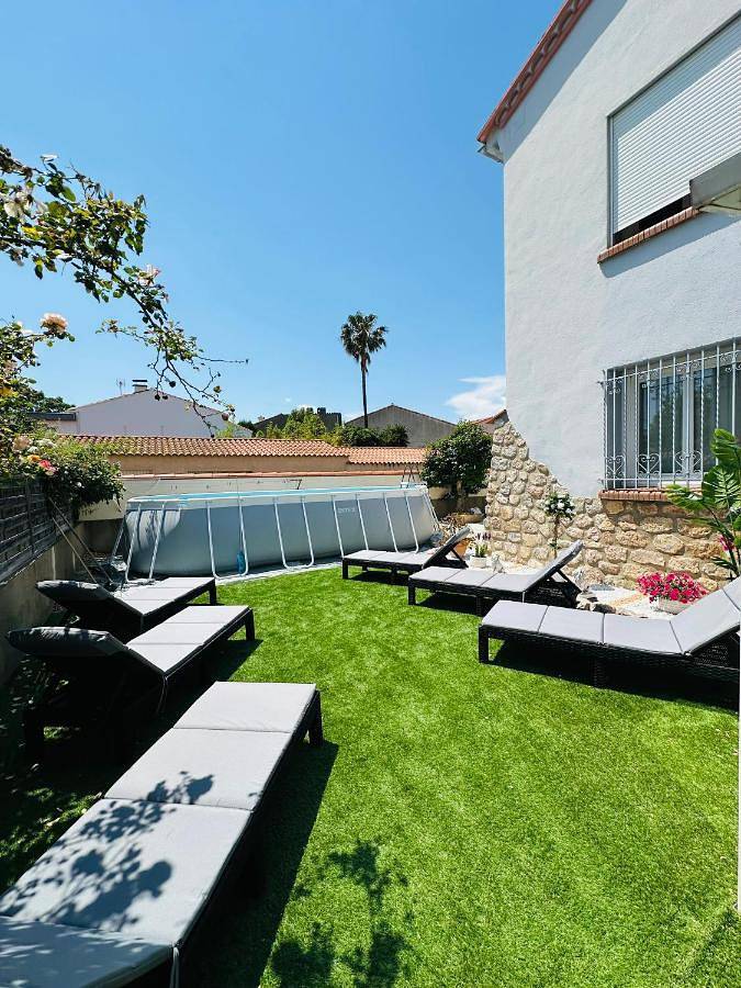 Ferienwohnung für 11 Personen, mit Terrasse und Pool sowie Ausblick