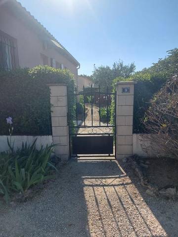 Gîte pour 6 personnes, avec terrasse ainsi que piscine et jardin à Bouchet
