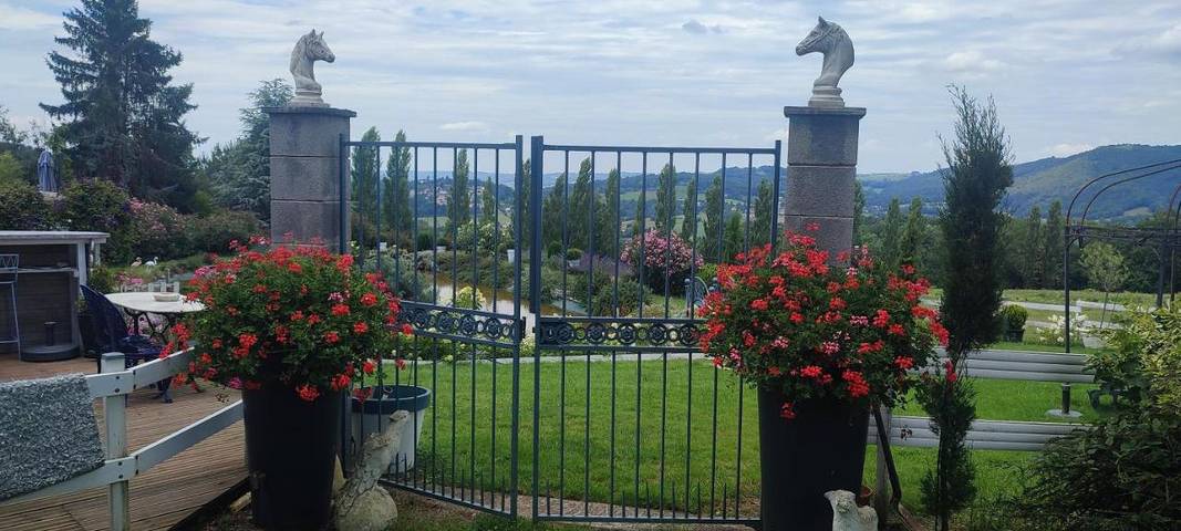 Chambre d’hôte pour 2 personnes, avec jardin ainsi que piscine et jacuzzi dans l' Ariège - 2