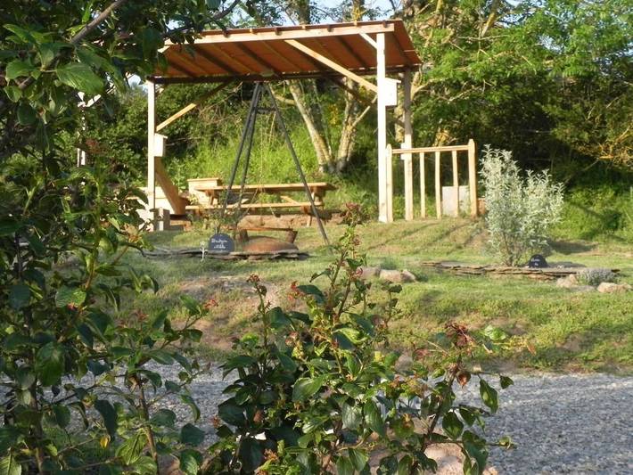 Location de vacances pour 4 personnes, avec jardin et vue, adapté aux familles à Castelnau-Pégayrols - 3