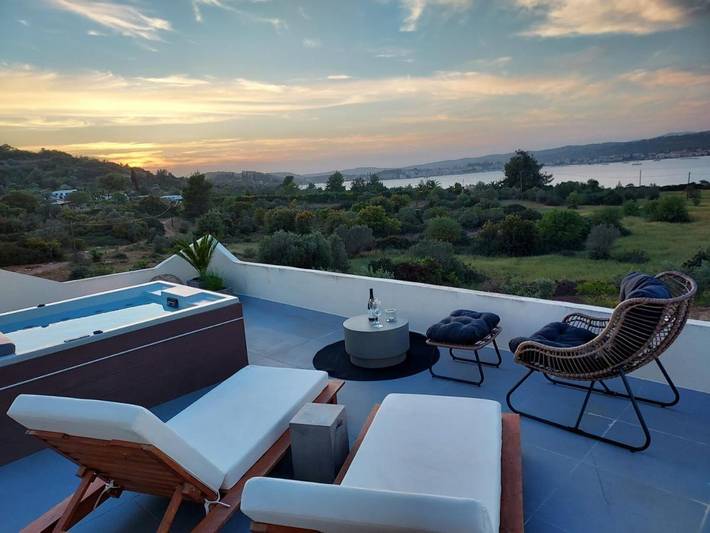 Location de vacances pour 4 personnes, avec jardin ainsi que vue et vue sur le lac à Porto Heli - 3