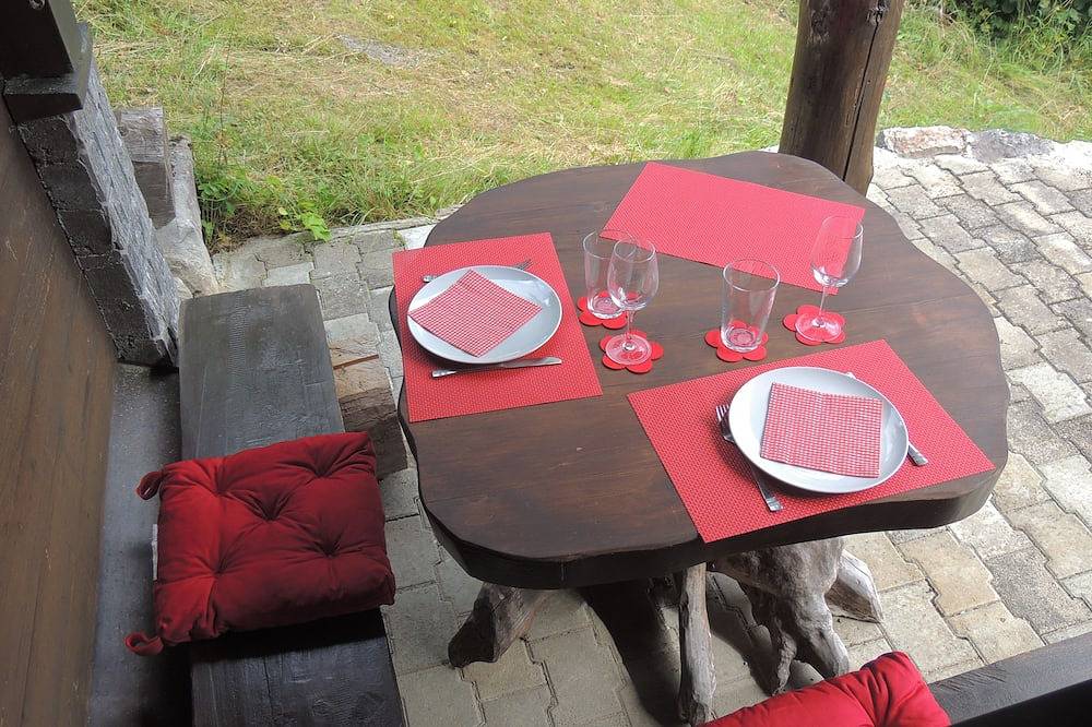 Lovingly furnished Alphüttli in Wilderswil, Meer van Thun