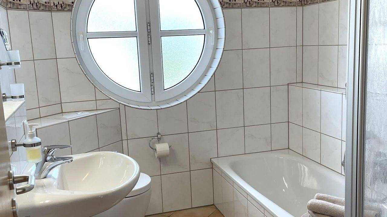 Ganze Ferienwohnung, Ferienwohnung für 3 Personen (70 m²) in Coblenz in Wallersheim, Koblenz