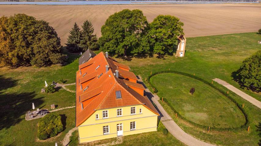 Ferienwohnung für 2 Personen, mit Sauna und Seeblick sowie Garten, kinderfreundlich in Gingst