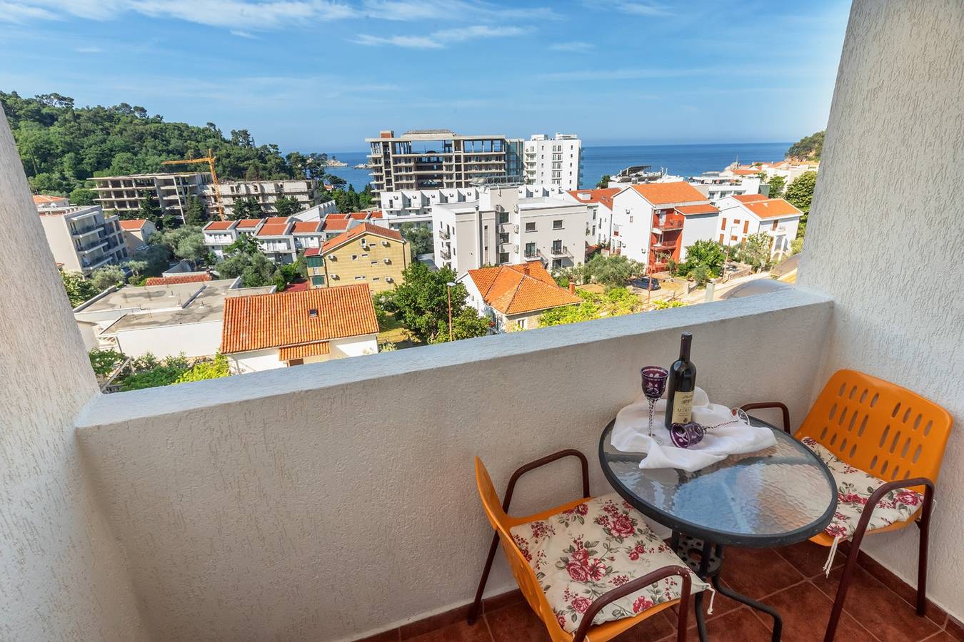 Double room with sea view in Petrovac na Moru, Opština Budva
