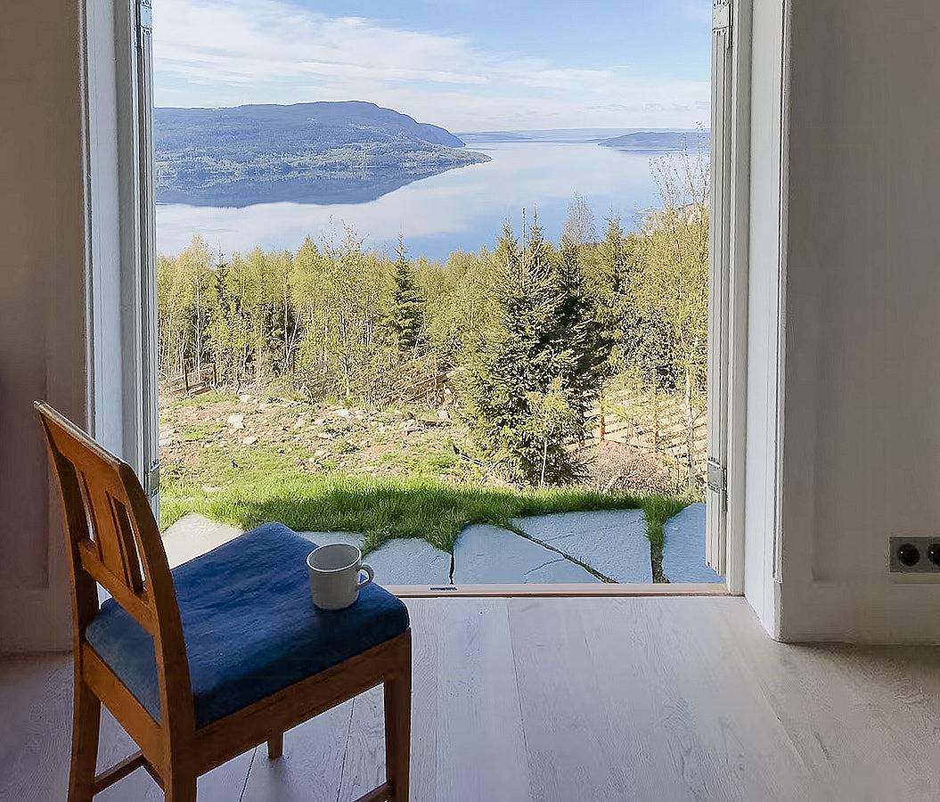 Herskapelig hytte med Mjøsa-panorama in Stange