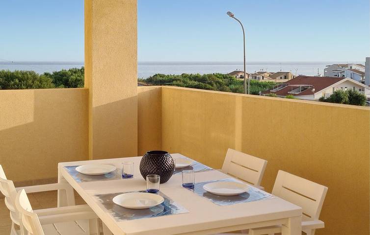Appartement de vacances entier, Appartement vue mer avec parking, terrasse et climatisation à 2 km de la plage de Marina di Ragusa in Ragusa, Province de Ragusa