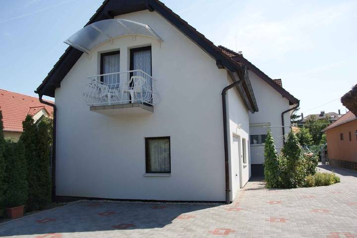 Ferienwohnung für 4 Personen, mit Balkon und Garten in Keszthely - 2