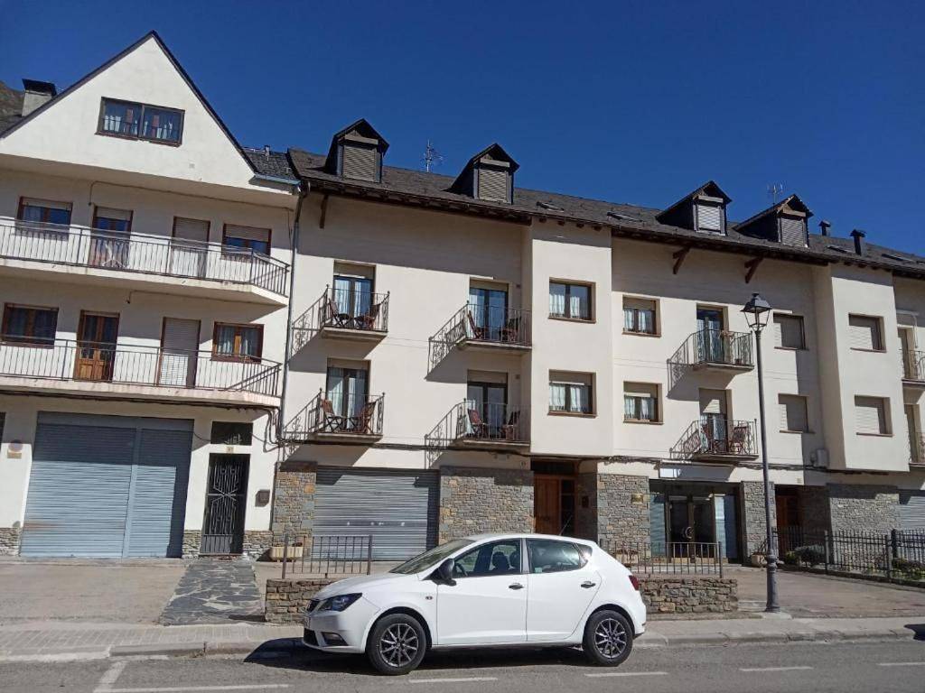 Five-Bedroom House in Esterri de Aneu, Pirineo Catalan
