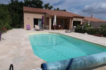 Gîte pour 6 personnes, avec piscine et jardin à Gonfaron