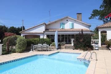 Maison d’hôte pour 2 personnes, avec piscine et jardin à Lamothe-Landerron