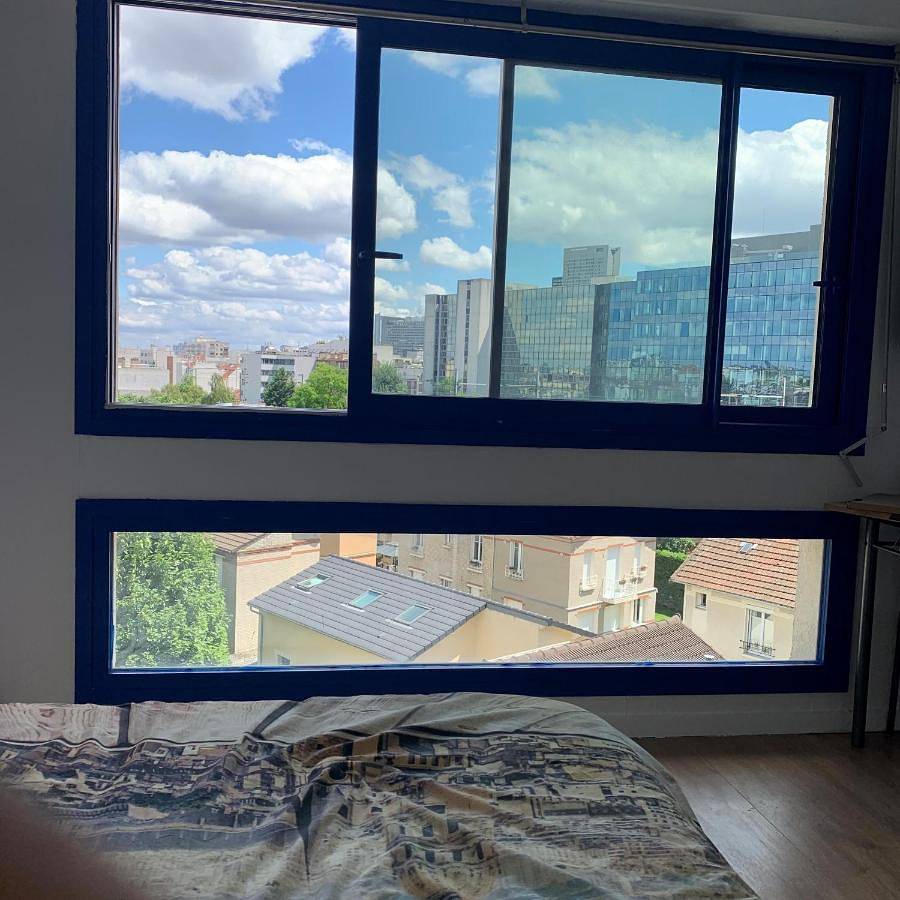 Appartement entier, Apartment with View and Balcony in Courbevoie, Hauts-de-Seine