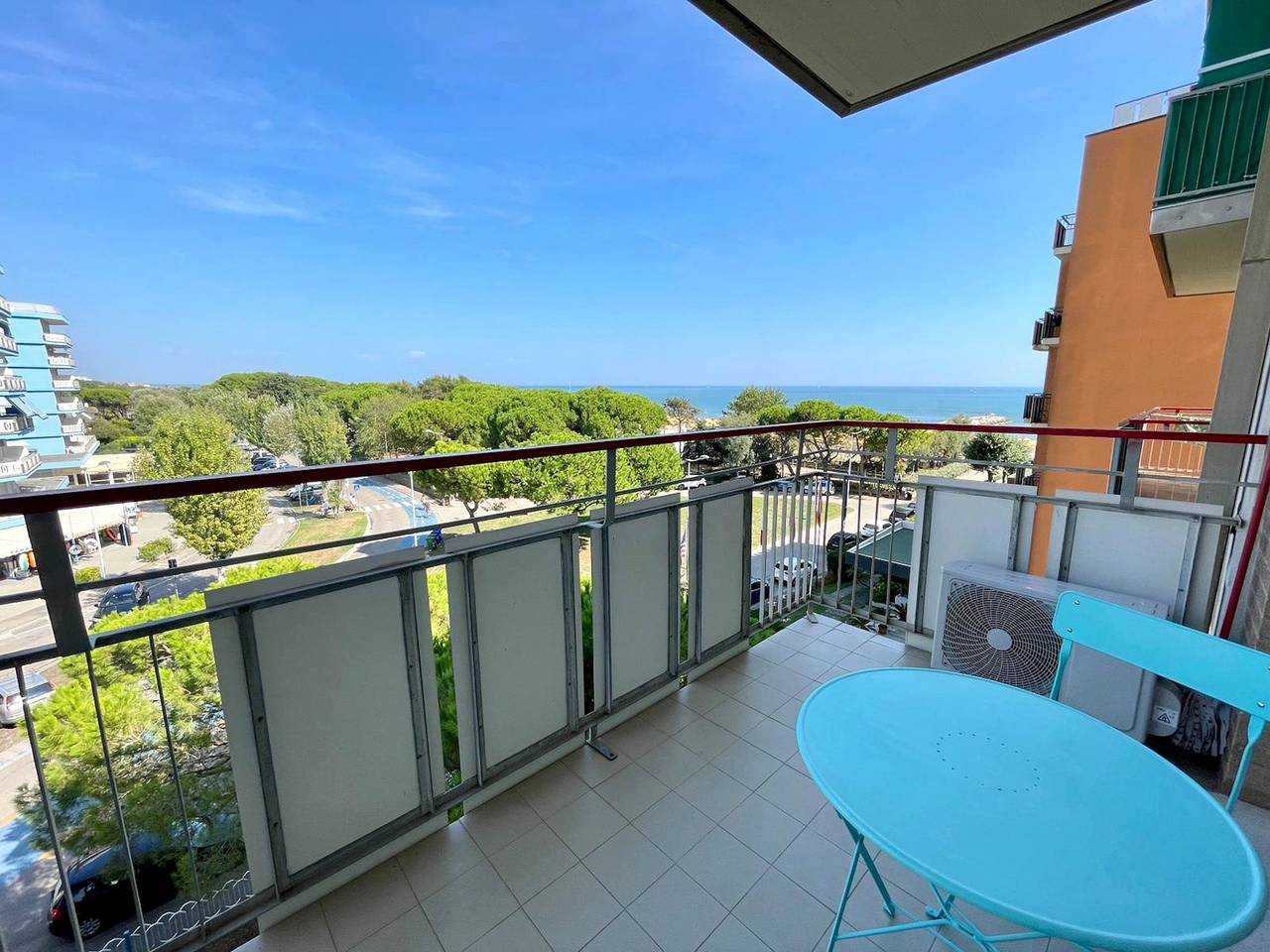 Studio entier, Studio lumineux et coloré avec vue mer in Porto Santa Margherita, Caorle