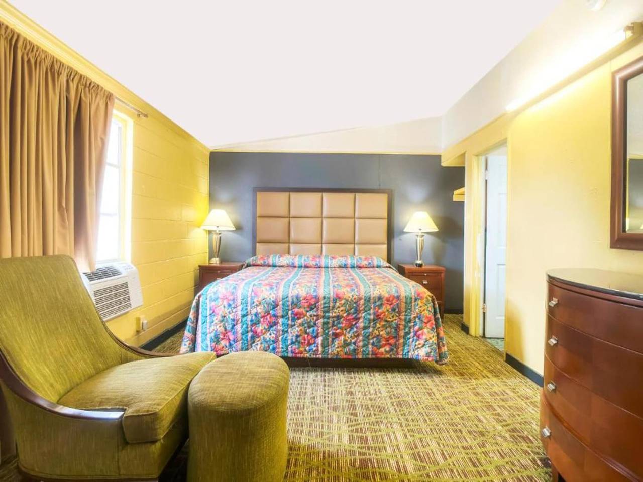 Entire apartment, King Bed|Smoking|Mobile Al in Mobile (AL), Mobile Bay