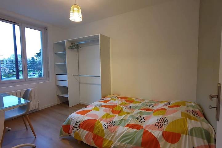 Entire apartment, Bright and spacious 70m2 apartment close to all amenities in Nantes, Nantes region