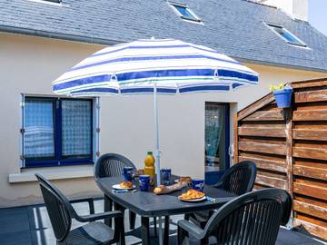 Gîte pour 4 personnes, avec terrasse et jardin à Plounévez-Lochrist