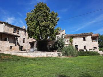 Chambre d’hôte pour 2 personnes, avec piscine ainsi que jardin et jacuzzi dans le Tarn