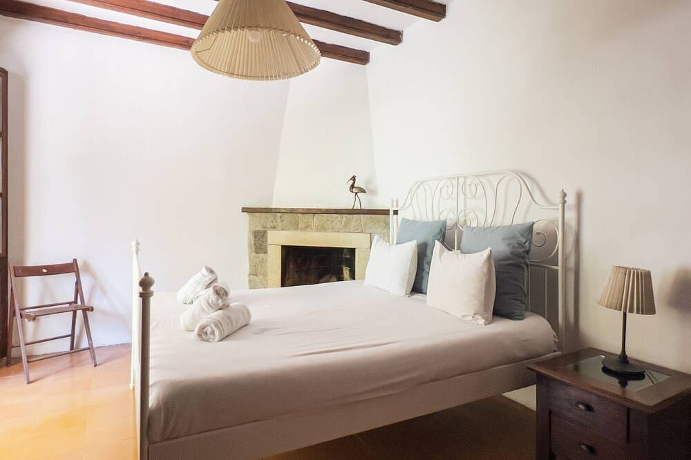 Casa Rural con Piscina en Sant Hilari Sacalm – Masoveria del Castell de Villavecchia in San Hilario Sacalm, Provincia de Gerona